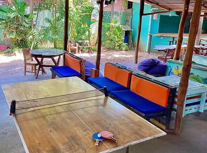 Auberge de jeunesse Coral Reef Surf And Camp *
