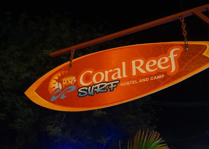 Coral Reef Surf And Camp Auberge de jeunesse *